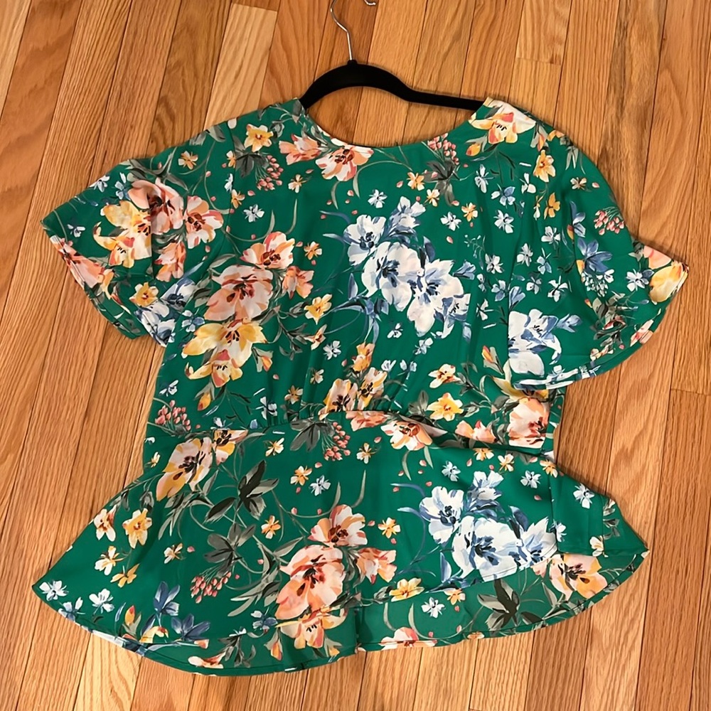 Gorgeous floral top